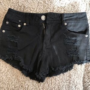 Pure black booty shorts 🍑